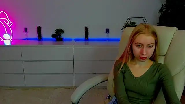 Alina Blonde online show from 10-15-25, 05:40