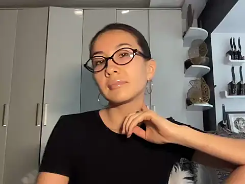 Kivoora online show from 07-22-26, 11:24