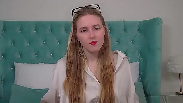 Snapshot of LexiBookwell chatting on 06-04-26, 07:36 LexiBookwell online show from 06-04-26, 07:36