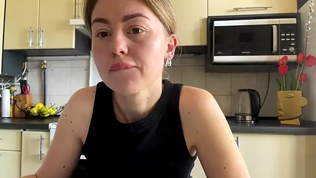 MartaLuna  online show from 04-15-26, 08:10