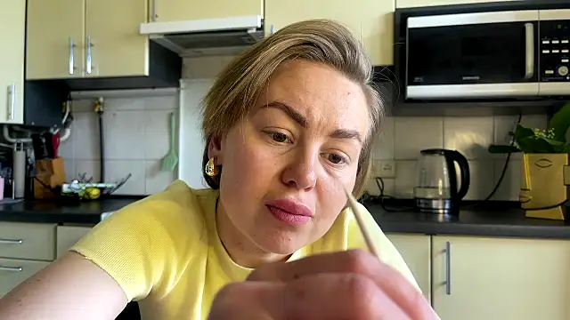 Snapshot of MartaLuna_ chatting on 05-08-26, 09:25 MartaLuna online show from 05-08-26, 09:25