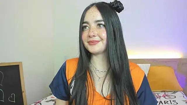 Snapshot of Ashleypetit chatting on 06-04-26, 01:39 Ashleypetit online show from 06-04-26, 01:39