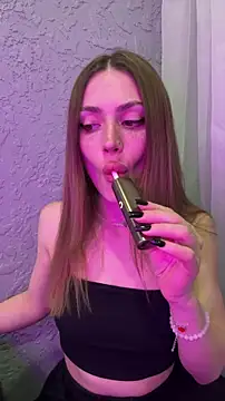 Elizabeth Tay online show from 02-25-26, 06:06