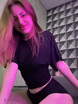 Elizabeth Tay online show from 04-08-26, 06:41