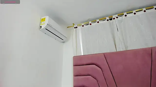 miajhonsonx online show from 12-17-25, 02:12