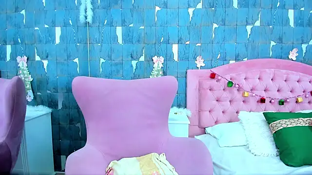 EvelynBun online show from 12-19-25, 01:51