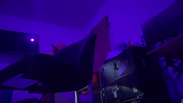 jasoncali305 online show from 12-03-25, 09:18