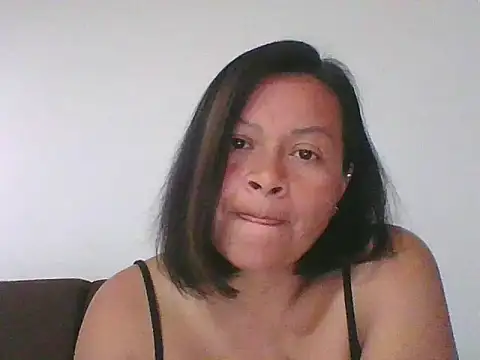 adri89-g online show from 10-21-25, 04:30