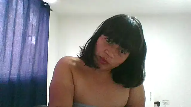 adri89-g online show from 04-05-26, 07:00