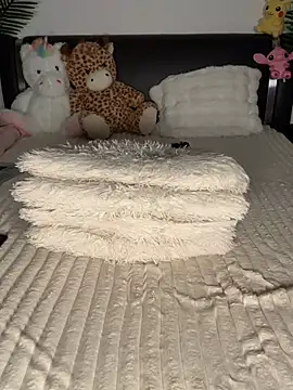 Snapshot of Andrestarr chatting on 02-15-25, 08:43 Andrestarr online show from 02-15-25, 08:43