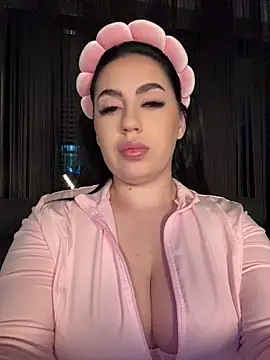 Snapshot of Andrestarr chatting on 06-15-26, 07:05 Andrestarr online show from 06-15-26, 07:05