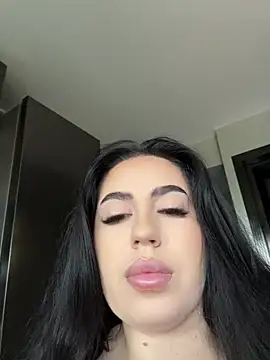 Snapshot of Andrestarr chatting on 07-18-26, 01:59 Andrestarr online show from 07-18-26, 01:59
