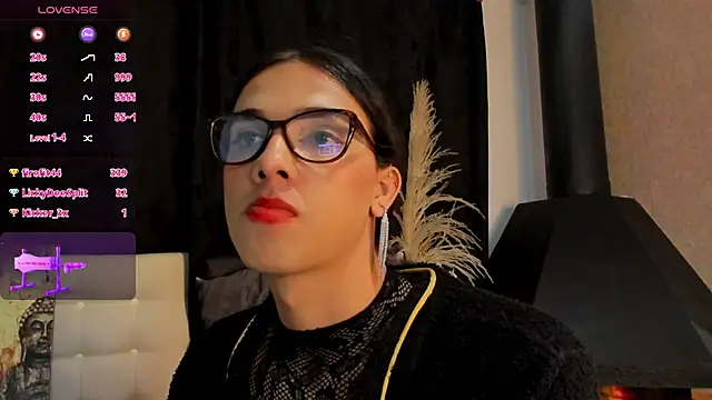 Snapshot of Almaazz chatting on 06-21-26, 12:13 Almaazz online show from 06-21-26, 12:13