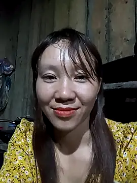 Snapshot of bonnie-00 chatting on 04-23-26, 12:40 bonnie-00 online show from 04-23-26, 12:40