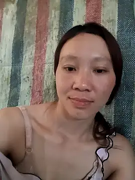 Snapshot of bonnie-00 chatting on 05-07-26, 05:13 bonnie-00 online show from 05-07-26, 05:13