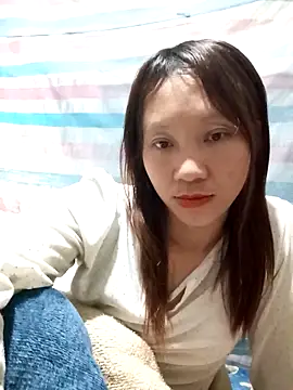 Snapshot of bonnie-00 chatting on 05-11-26, 04:29 bonnie-00 online show from 05-11-26, 04:29