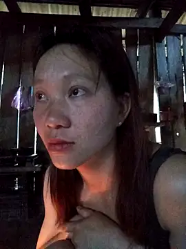 Snapshot of bonnie-00 chatting on 05-12-26, 10:51 bonnie-00 online show from 05-12-26, 10:51