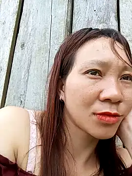 Snapshot of bonnie-00 chatting on 05-19-26, 01:56 bonnie-00 online show from 05-19-26, 01:56
