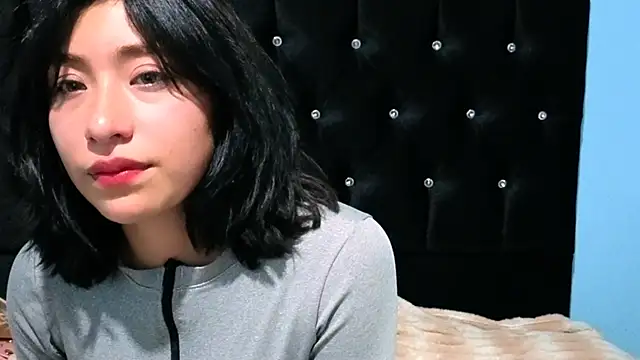 Sullyoonn online show from 10-24-25, 11:23