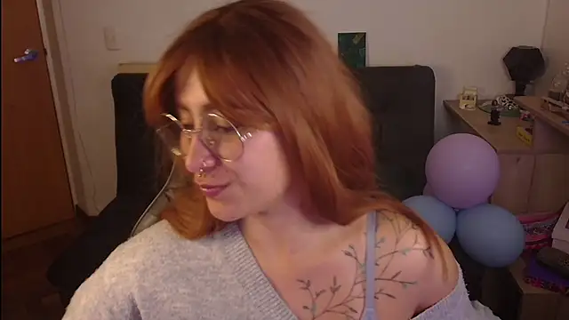 Miacatsito3 online show from 10-28-25, 11:18