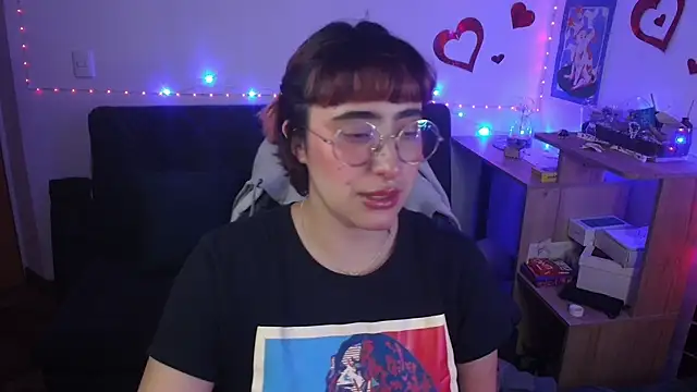 Miacatsito3 online show from 04-15-26, 04:52