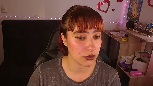 Miacatsito3 online show from 05-06-26, 10:04