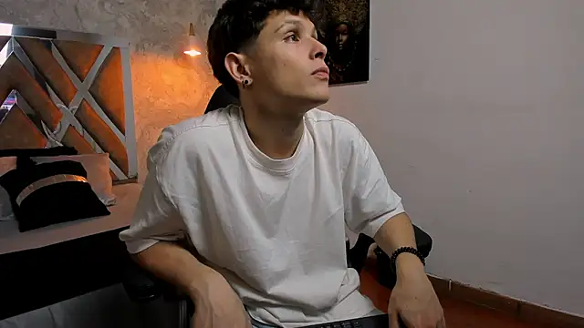 Snapshot of kraven_lust chatting on 02-11-26, 03:00 kraven lust online show from 02-11-26, 03:00