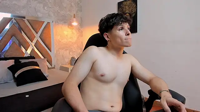 Snapshot of kraven_lust chatting on 02-15-26, 07:51 kraven lust online show from 02-15-26, 07:51