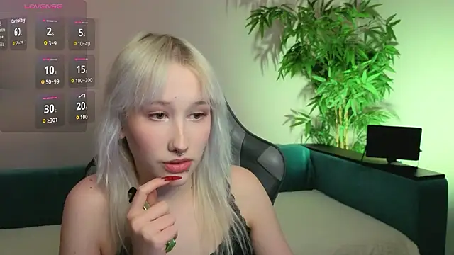 Snapshot of evlica chatting on 02-22-26, 02:15 evlica online show from 02-22-26, 02:15