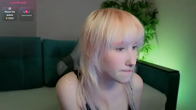 Snapshot of evlica chatting on 03-06-26, 03:08 evlica online show from 03-06-26, 03:08