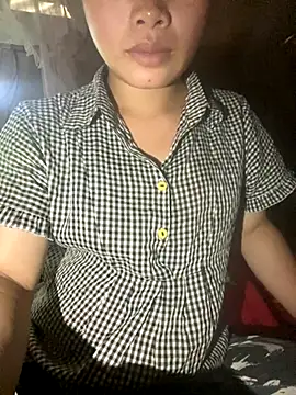 Snapshot of Van_xx chatting on 10-05-25, 02:32 Van xx online show from 10-05-25, 02:32