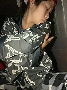 Snapshot of Van_xx chatting on 11-05-25, 07:58 Van xx online show from 11-05-25, 07:58