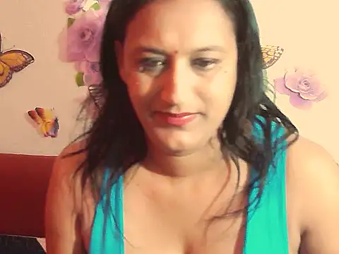 Snapshot of Indiansexyboobs18 chatting on 10-13-25, 09:42 Indiansexyboobs18 online show from 10-13-25, 09:42