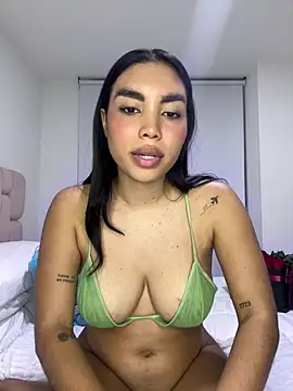 Snapshot of karolaalcendra chatting on 03-20-26, 04:06 karolaalcendra online show from 03-20-26, 04:06