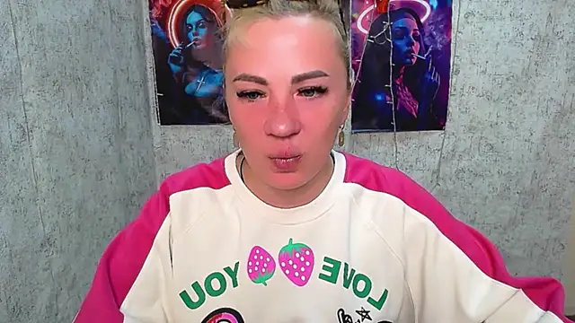 EmmaCat  online show from 04-05-26, 05:15