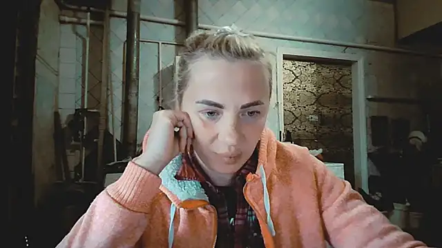 Snapshot of EmmaCat_ chatting on 04-29-26, 12:20 EmmaCat online show from 04-29-26, 12:20