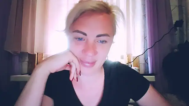 Snapshot of EmmaCat_ chatting on 05-20-26, 05:57 EmmaCat online show from 05-20-26, 05:57