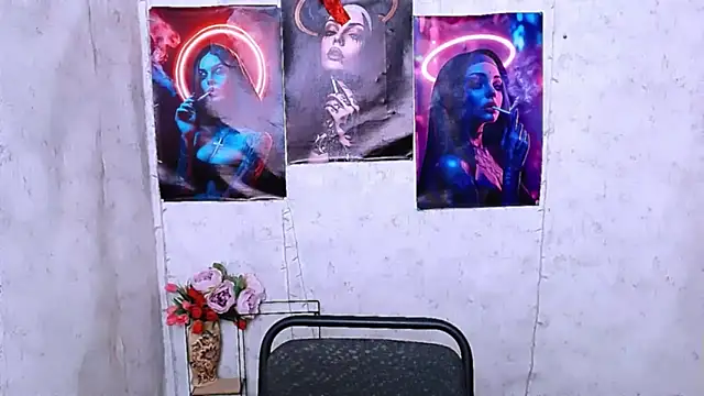 Snapshot of EmmaCat_ chatting on 05-22-26, 05:25 EmmaCat online show from 05-22-26, 05:25