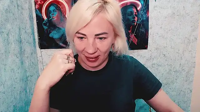 Snapshot of EmmaCat_ chatting on 06-04-26, 04:29 EmmaCat online show from 06-04-26, 04:29