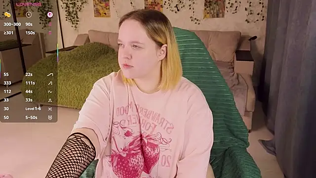 Aki nohana online show from 10-22-25, 01:33