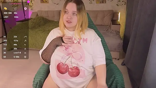 Aki nohana online show from 10-29-25, 02:41