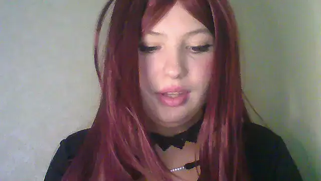 Snapshot of Alveira chatting on 09-19-25, 10:16 Alveira online show from 09-19-25, 10:16
