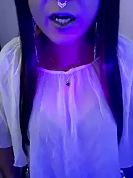 Cutie-Whiskey1 online show from 03-11-26, 09:04