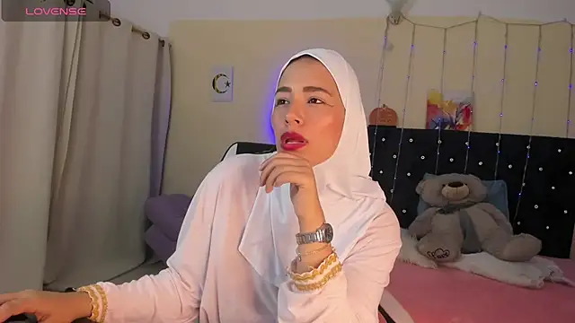 ShanaJamil online show from 04-15-26, 12:12