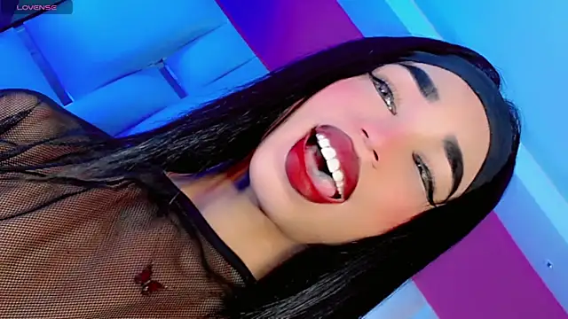 Snapshot of JessiscaWalker chatting on 12-14-25, 08:13 JessiscaWalker online show from 12-14-25, 08:13