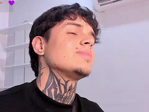 Declan-Fox online show from 02-06-26, 03:55