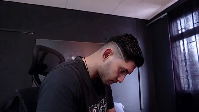 RichardMilleer online show from 04-09-26, 02:44