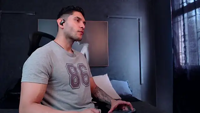 RichardMilleer online show from 04-14-26, 03:07