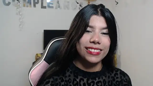 Snapshot of MayaScott11 chatting on 04-28-26, 06:13 MayaScott11 online show from 04-28-26, 06:13