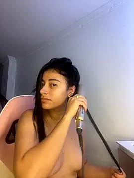 Snapshot of Isabella_Montoya chatting on 10-07-25, 02:25 Isabella Montoya online show from 10-07-25, 02:25